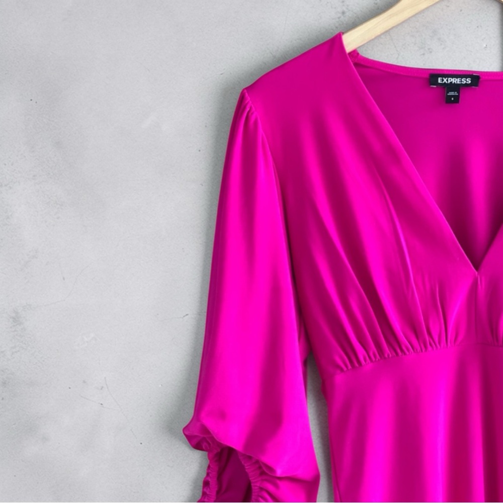 Express pink long-sleeve v-neck bodysuit - Picture 5 of 10